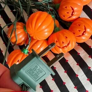 VTG Pumpkin String Lights HALLOWEEN Blow mold style Vintage Happy Face Orange